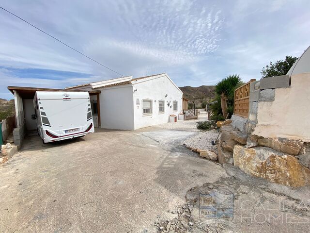 Casa Amara: Resale Villa for Sale in Albanchez, Almería