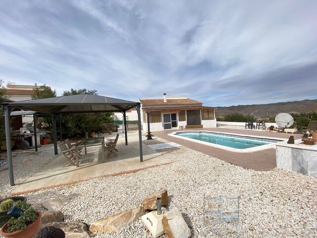 Casa Amara: Resale Villa for Sale in Albanchez, Almería