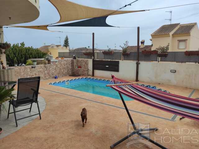 Casa Cabuzana: Resale Villa for Sale in Vera, Almería