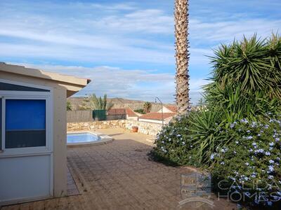 Casa Castilla: Resale Villa in Arboleas, Almería