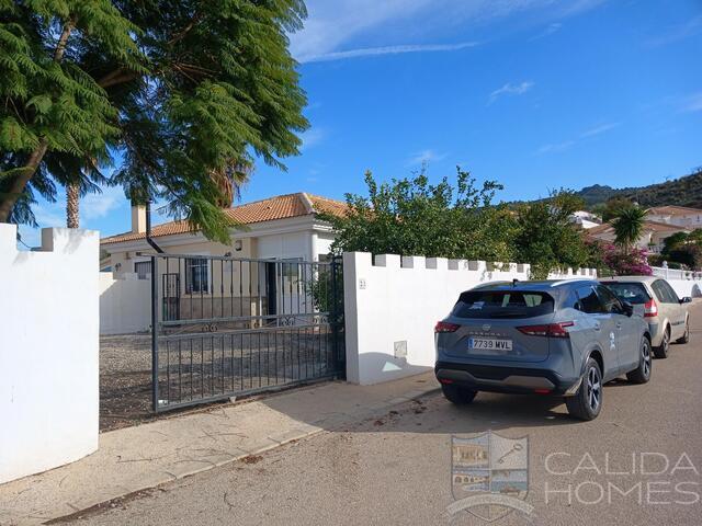 Casa Castilla: Resale Villa for Sale in Arboleas, Almería