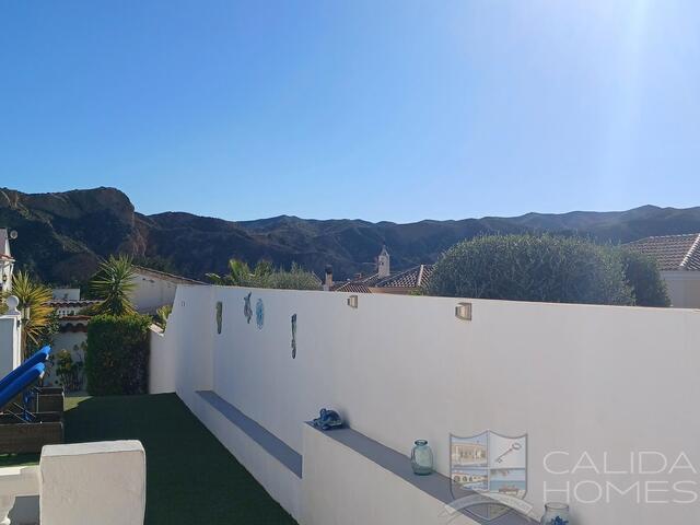 Casa Norte : Resale Villa for Sale in Arboleas, Almería