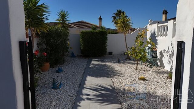 Casa Norte : Resale Villa for Sale in Arboleas, Almería