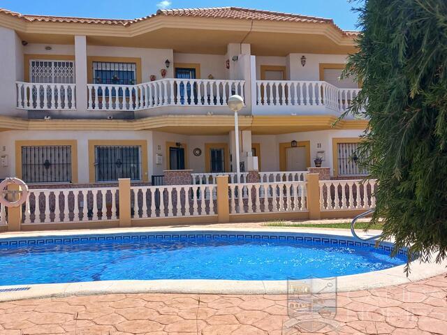 Casa Rocio: Duplex for Sale in La Alfoquia, Almería