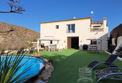 Casa Rosa: Resale Villa in Los Gallardos, Almería