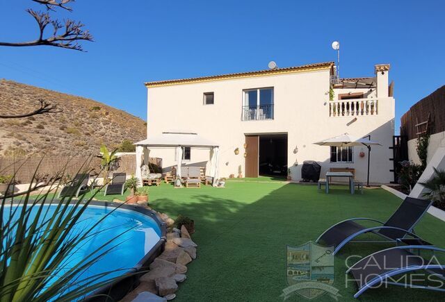 Casa Rosa: Resale Villa for Sale in Los Gallardos, Almería