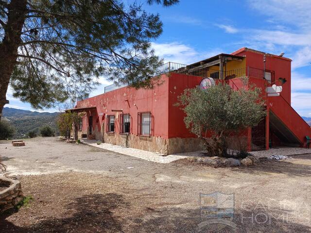 Casa Suzie : Resale Villa for Sale in Arboleas, Almería