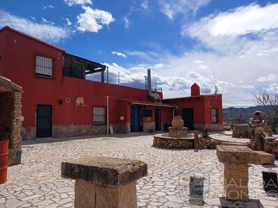 Casa Suzie : Resale Villa in Arboleas, Almería