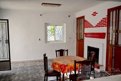 Casa Traditional : Detached Character House in Las Pocicas, Almería