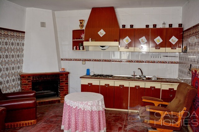 Casa Traditional : Detached Character House for Sale in Las Pocicas, Almería