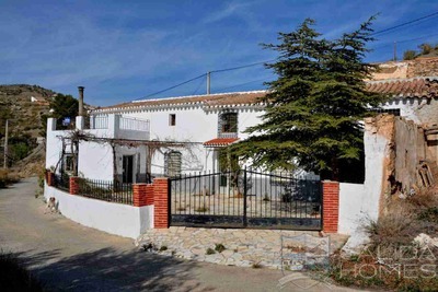 Casa Traditional : Detached Character House in Las Pocicas, Almería