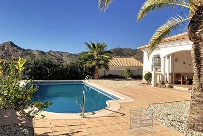 Casa Vista Magnifica: Resale Villa in Arboleas, Almería