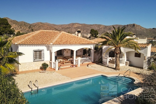 Casa Vista Magnifica: Resale Villa for Sale in Arboleas, Almería