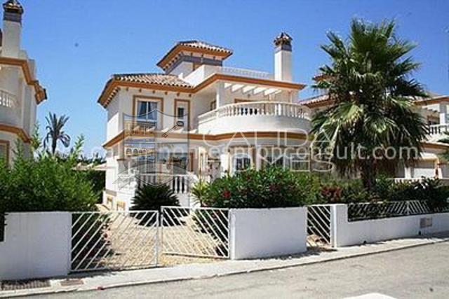 cla6188: Resale Villa for Sale in Vera Playa, Almería