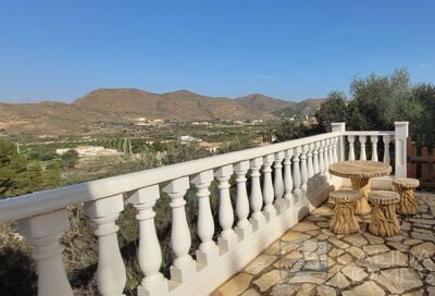 Cortijo Flounders: Detached Character House in Cantoria, Almería