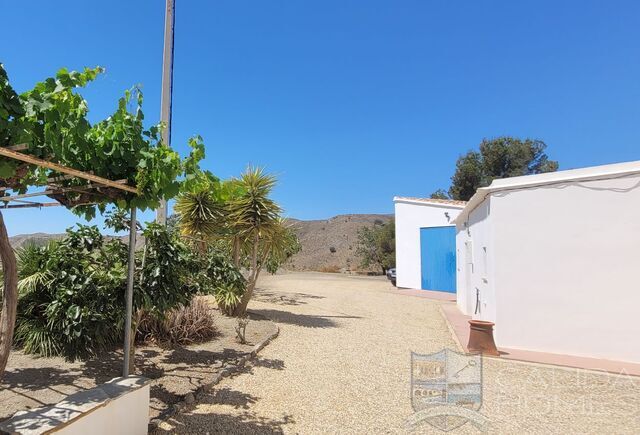 Cortijo Taberno: Detached Character House for Sale in Taberno, Almería