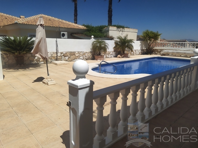 Villa Annabel: Resale Villa for Sale in Arboleas, Almería