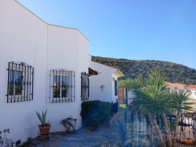 Villa Anthony : Resale Villa in Arboleas, Almería