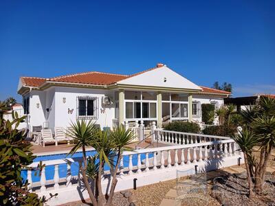 Villa Anthony : Resale Villa in Arboleas, Almería