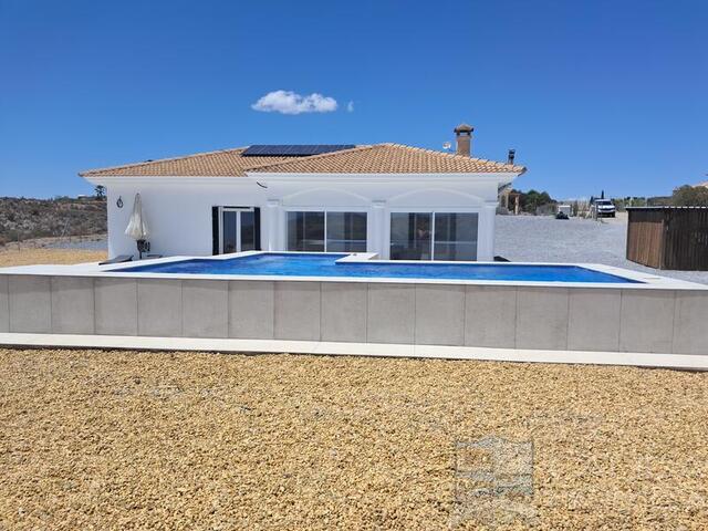 Villa Blanco: Resale Villa for Sale in Albox, Almería