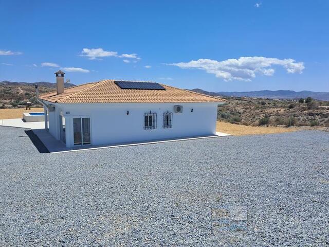 Villa Blanco: Resale Villa for Sale in Albox, Almería