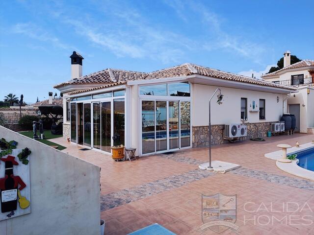 Villa Cerezaa: Resale Villa for Sale in Arboleas, Almería