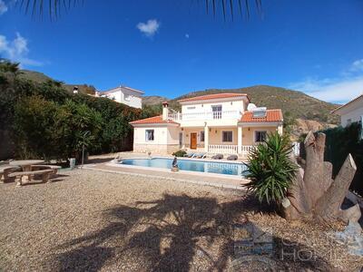 Villa Charm: Resale Villa in Arboleas, Almería