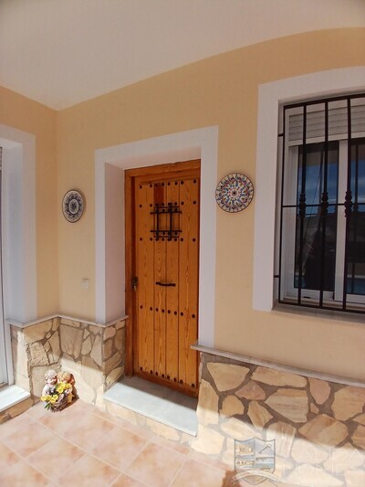 Villa Charm: Resale Villa in Arboleas, Almería