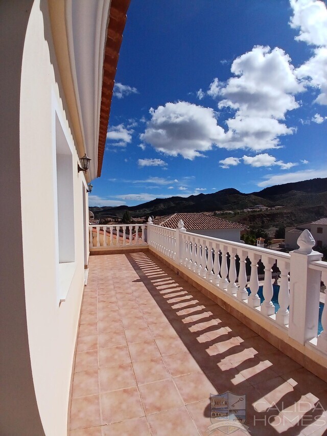 Villa Charm: Resale Villa for Sale in Arboleas, Almería