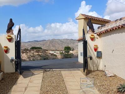 Villa Coral: Resale Villa in Arboleas, Almería