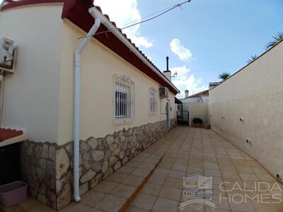 Villa Coral: Resale Villa in Arboleas, Almería