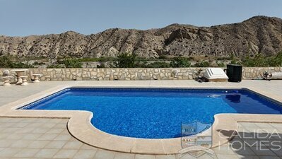 Villa Darling : Resale Villa in Arboleas, Almería