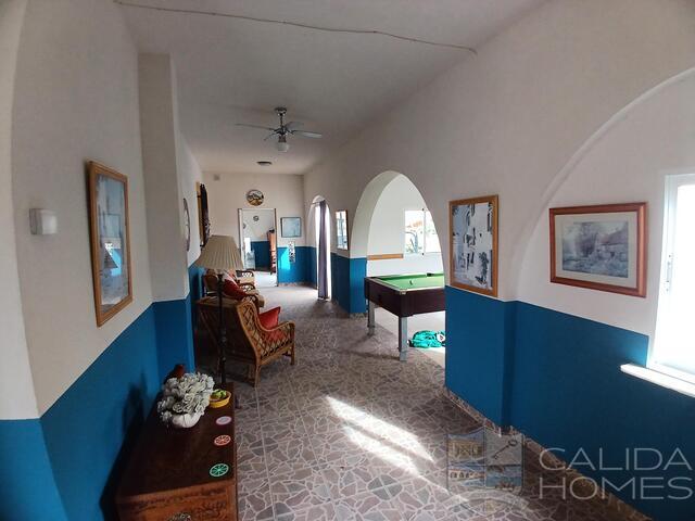 Villa De Suenos: Resale Villa for Sale in Arboleas, Almería