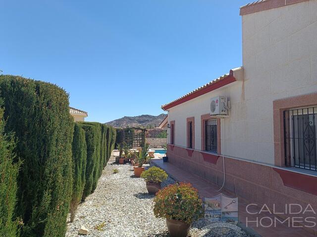 Villa Dragonfly : Resale Villa for Sale in Arboleas, Almería