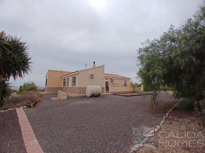 Villa Estrellas: Resale Villa in Albox, Almería