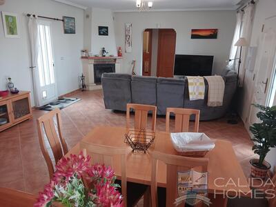 Villa Estrellas: Resale Villa in Albox, Almería