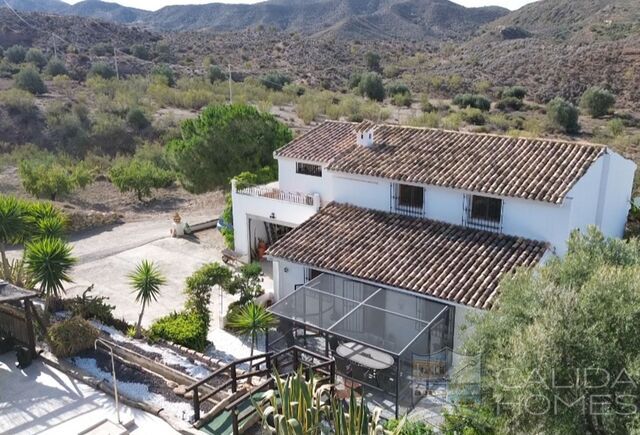 Villa Guapa: Detached Character House for Sale in Albox, Almería