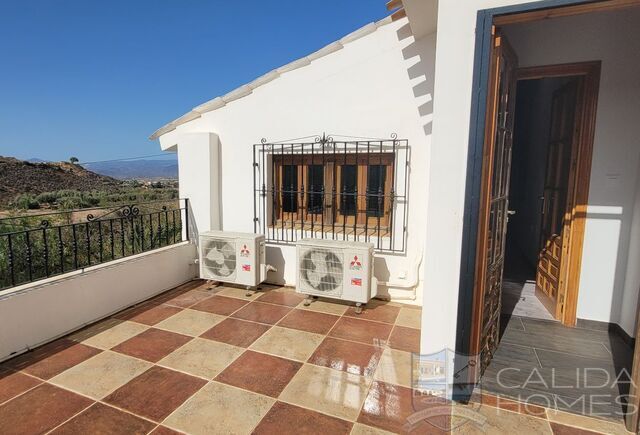 Villa Guapa: Detached Character House for Sale in Albox, Almería