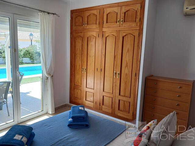 Villa Jacinta : Resale Villa for Sale in Arboleas, Almería