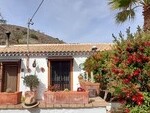 Villa Jen: Resale Villa for Sale in Oria, Almería