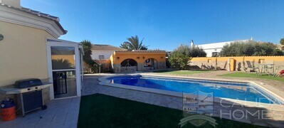 Villa Juan: Resale Villa in Arboleas, Almería