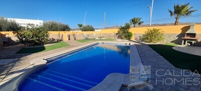 Villa Juan: Resale Villa in Arboleas, Almería