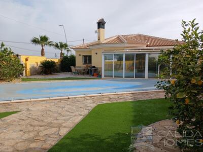 Villa Juan: Resale Villa in Arboleas, Almería