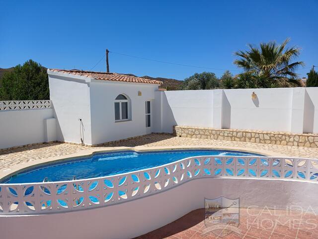 Villa Lemon Tree: Resale Villa for Sale in Arboleas, Almería