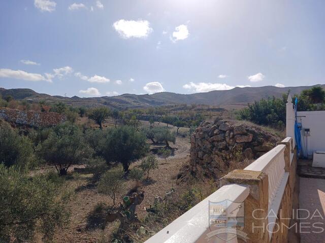 Villa Levante : Resale Villa for Sale in Arboleas, Almería