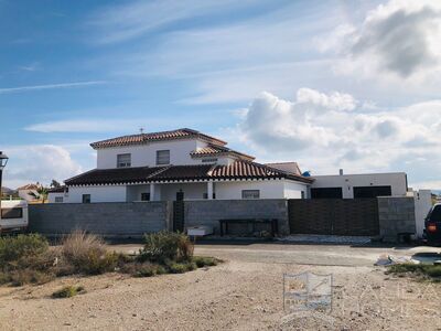 Villa Lotus : Resale Villa in Arboleas, Almería