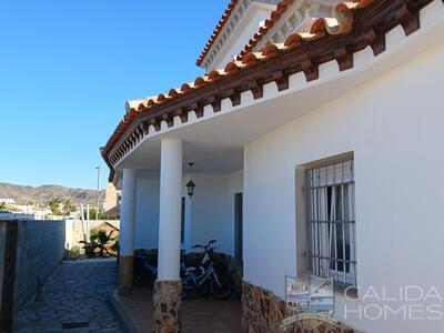 Villa Lotus : Resale Villa in Arboleas, Almería