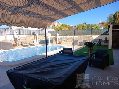 Villa Maisie : Resale Villa in Arboleas, Almería