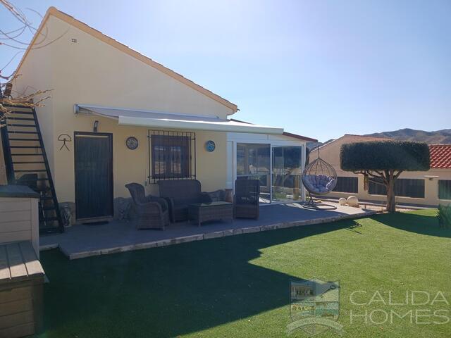 Villa Maisie : Resale Villa for Sale in Arboleas, Almería