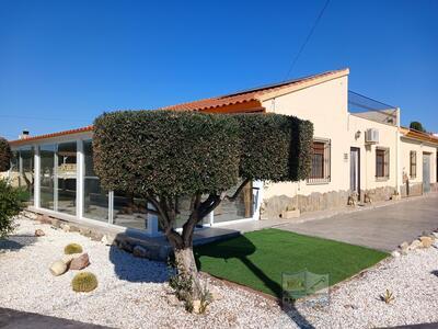 Villa Maisie : Resale Villa in Arboleas, Almería